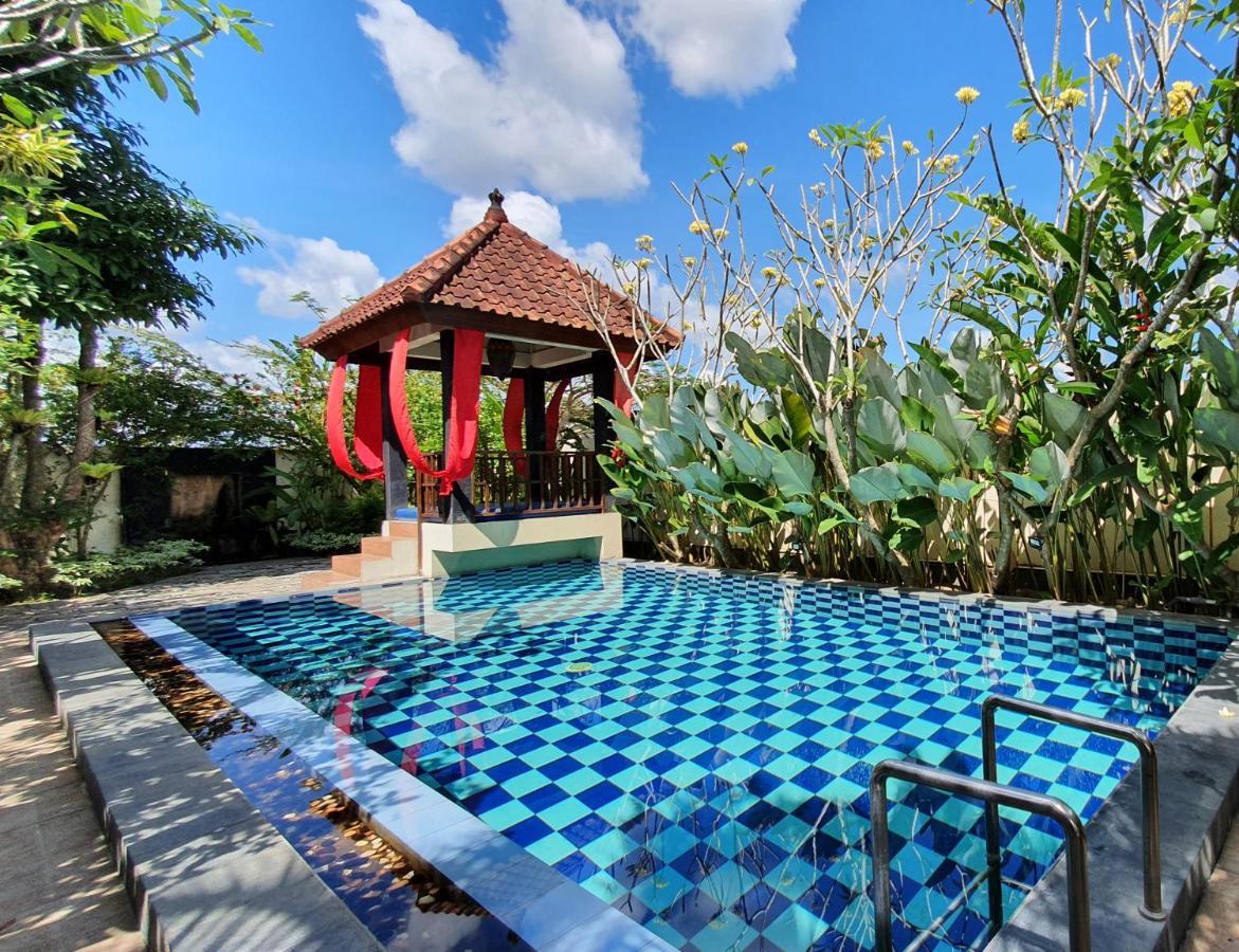 Villa Rosseno - Evelyn Private Pool And Garden Yogyakarta Eksteriør billede